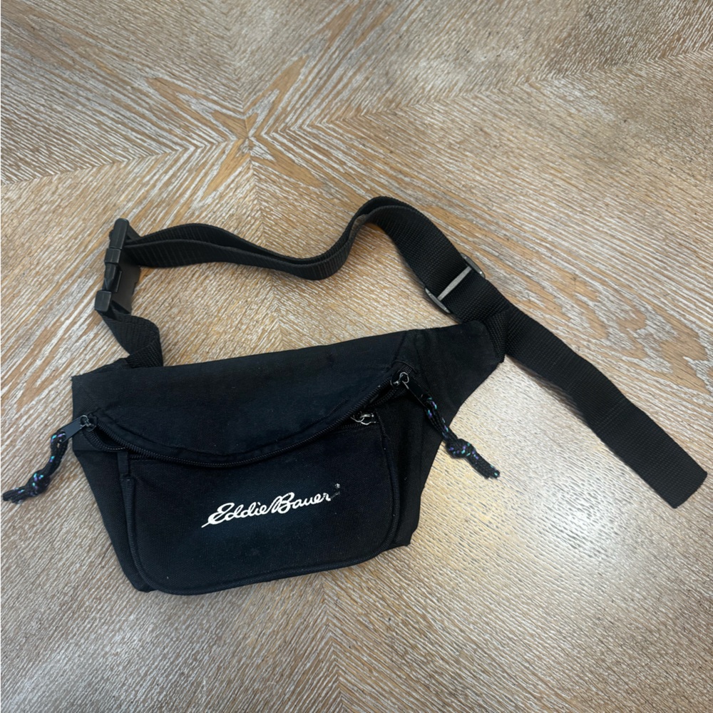 Eddie Bauer Black Expandable Fanny Pack Hip Waist Bag Pockets Inside Zip Pocket
